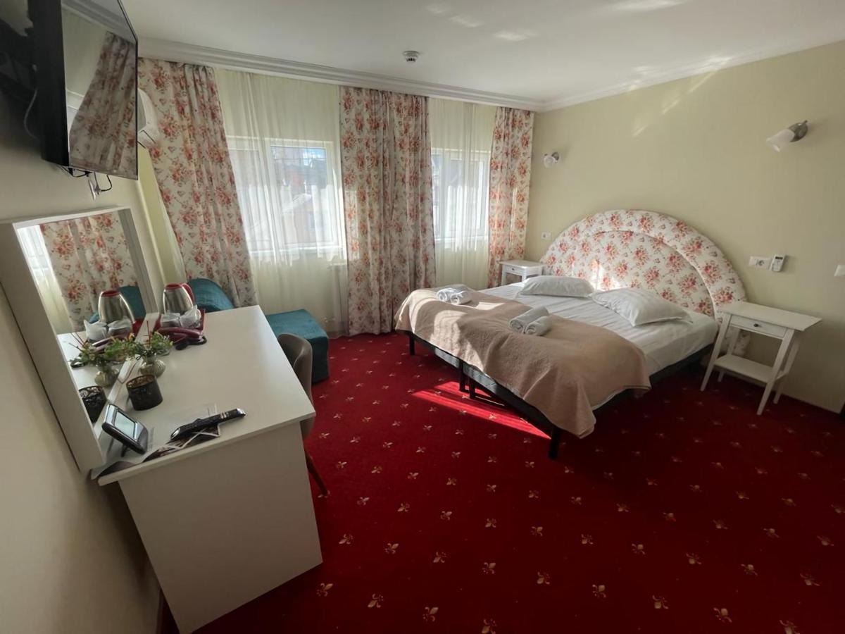 Casa Bucovineana Hotel Szucsáva Kültér fotó