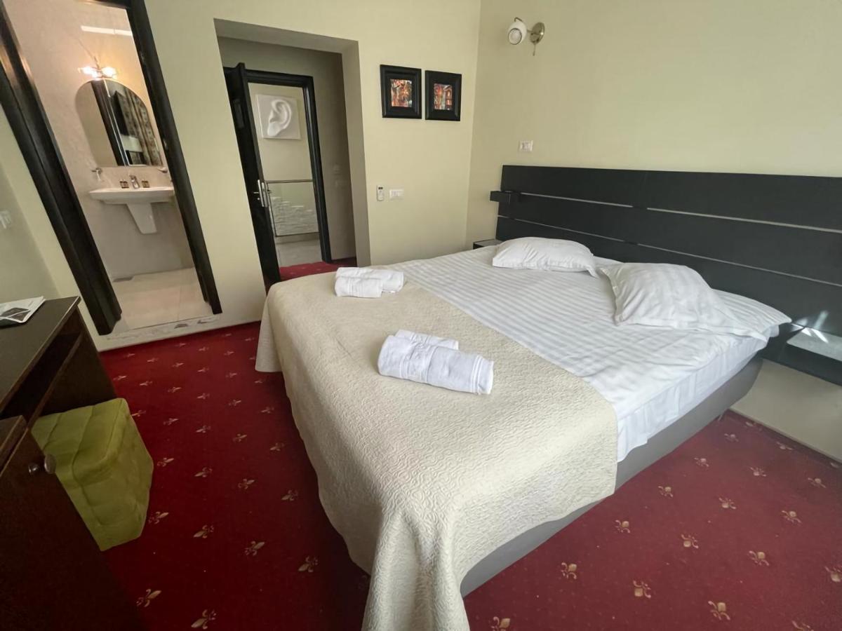 Casa Bucovineana Hotel Szucsáva Kültér fotó
