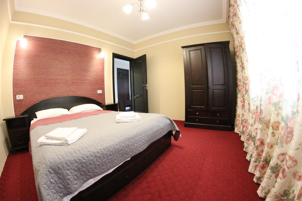 Casa Bucovineana Hotel Szucsáva Kültér fotó