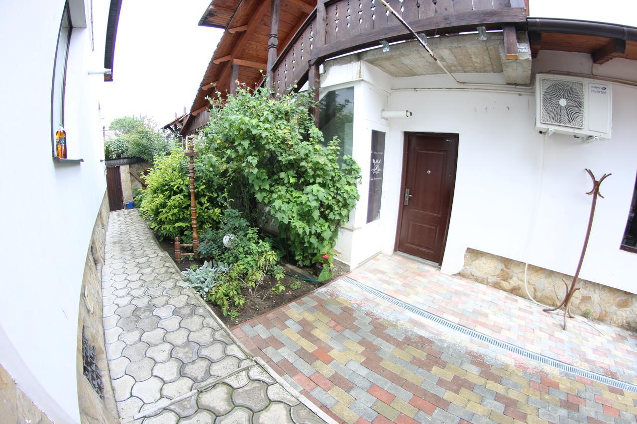 Casa Bucovineana Hotel Szucsáva Kültér fotó