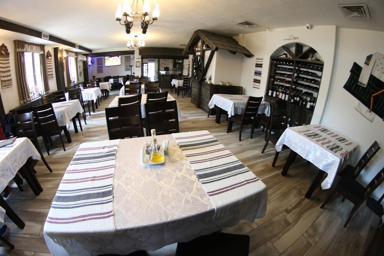 Casa Bucovineana Hotel Szucsáva Kültér fotó