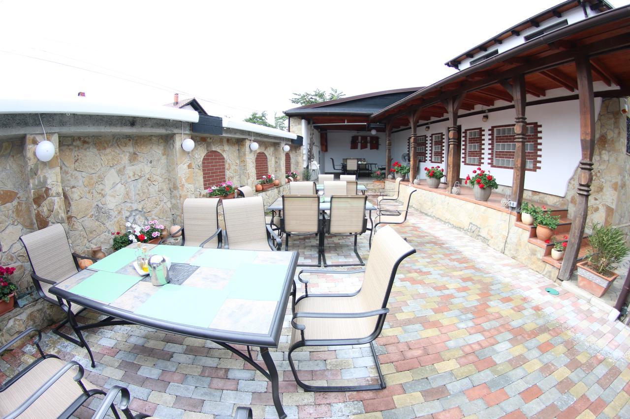Casa Bucovineana Hotel Szucsáva Kültér fotó