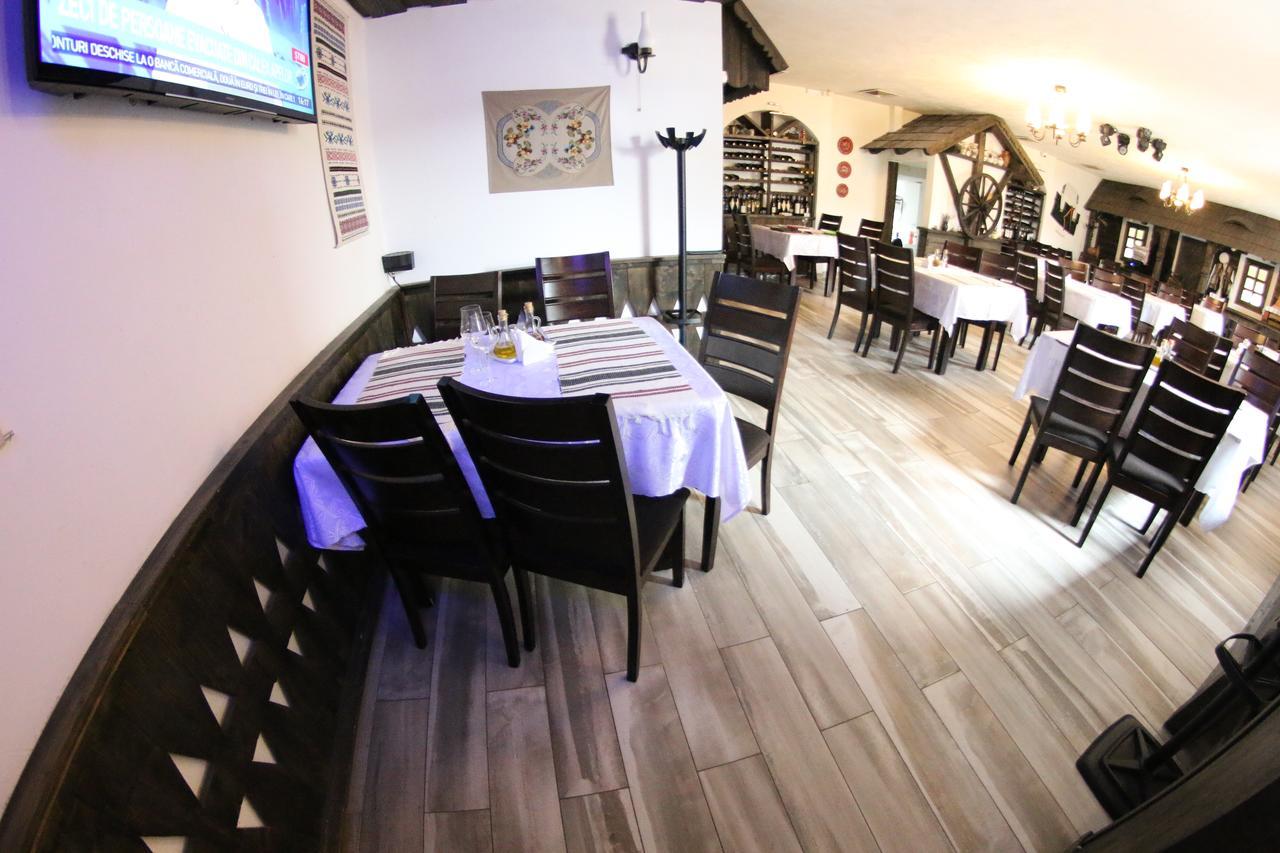 Casa Bucovineana Hotel Szucsáva Kültér fotó