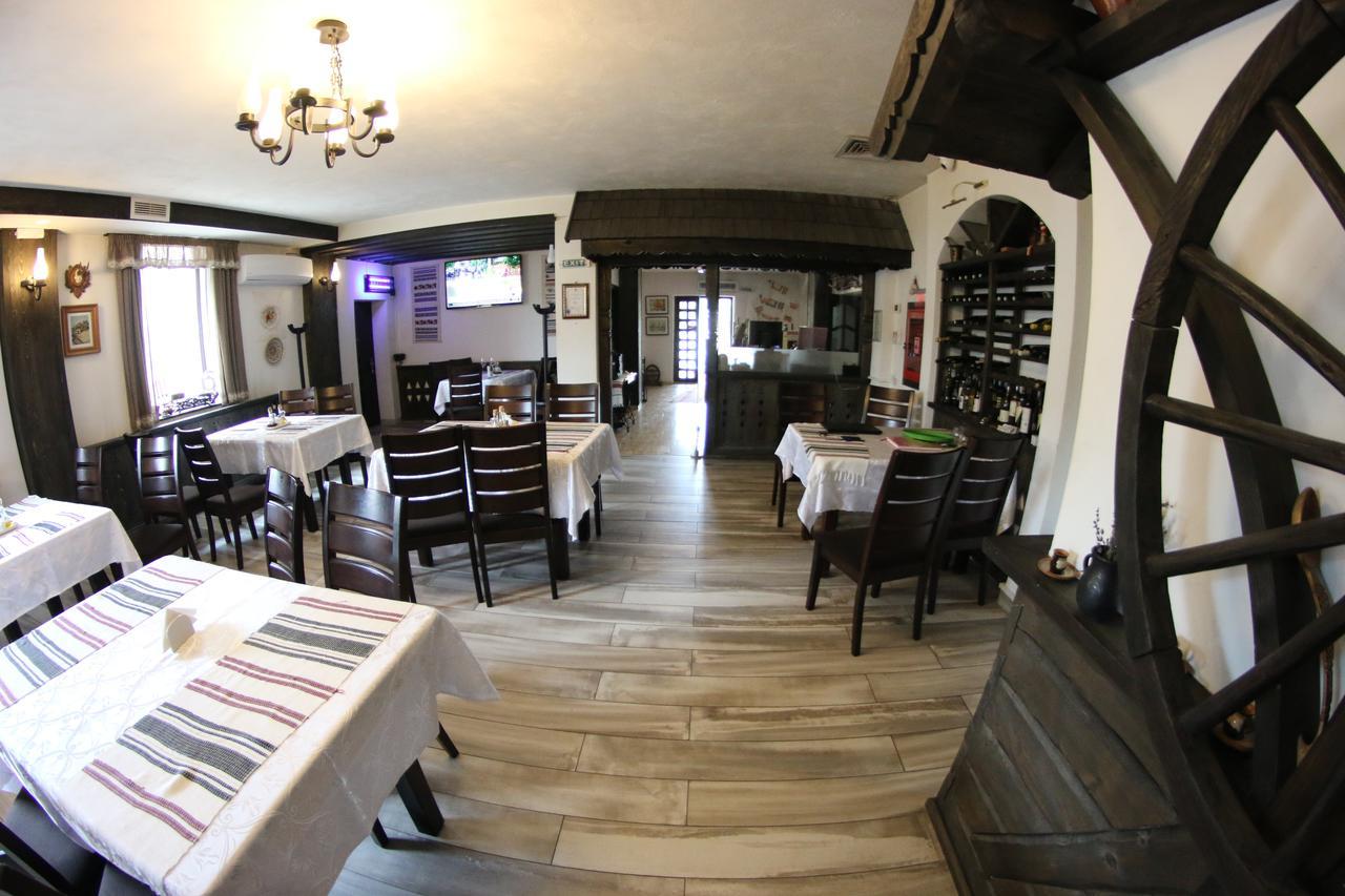 Casa Bucovineana Hotel Szucsáva Kültér fotó