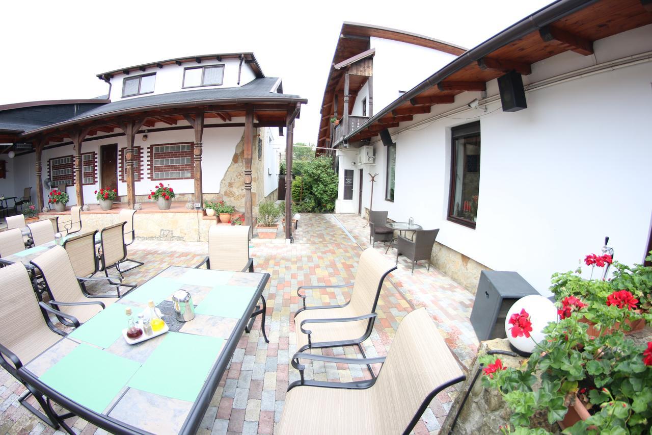 Casa Bucovineana Hotel Szucsáva Kültér fotó