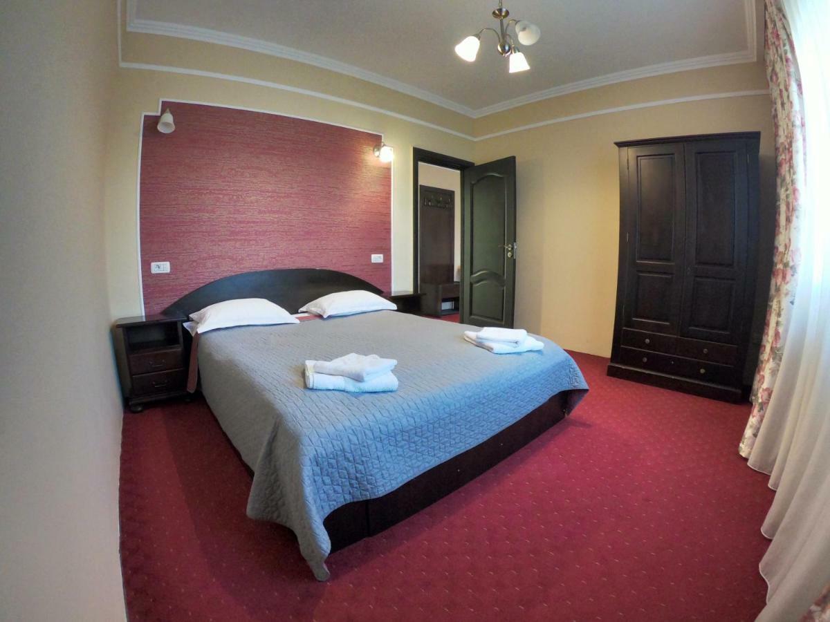 Casa Bucovineana Hotel Szucsáva Kültér fotó