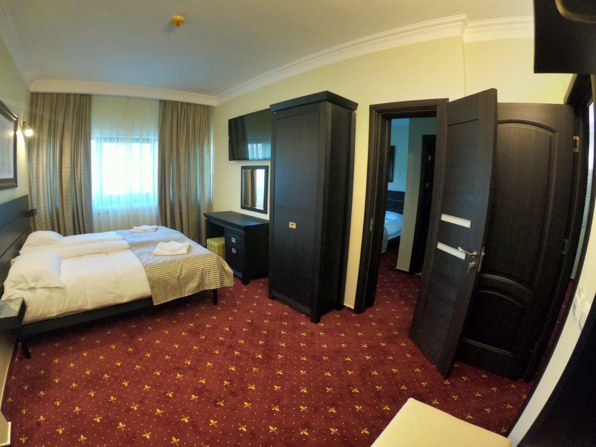 Casa Bucovineana Hotel Szucsáva Kültér fotó